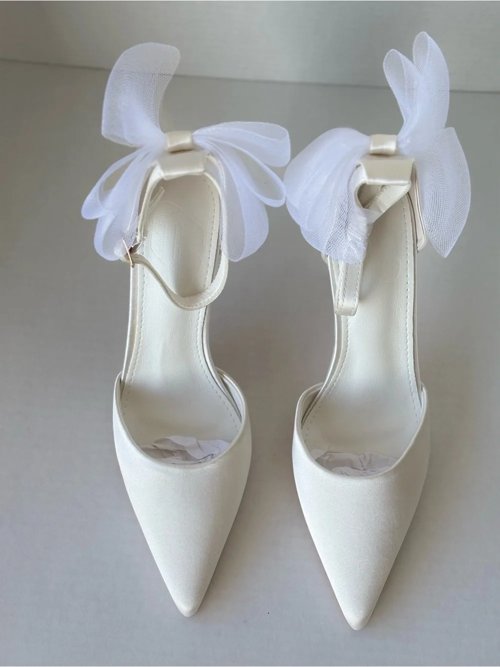 Elegant Ivory Satin Pointed-Toe Heels with Tulle Accent
